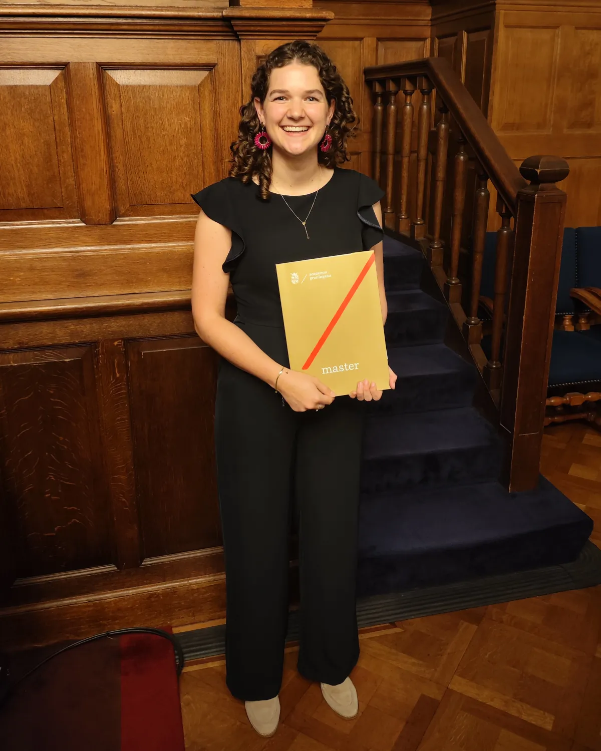 Karlijn Mullink met diploma
